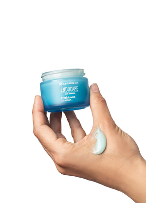 ENDOCARE AGE BARRIER HYALUBOOST GELINIS KREMAS – produkto naudojimas, kremas ant rankos