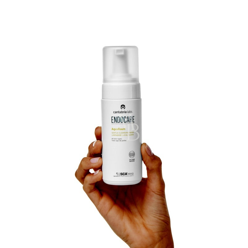 ENDOCARE Aquafoam valomosios putos, 125 ml, buteliukas baltame fone