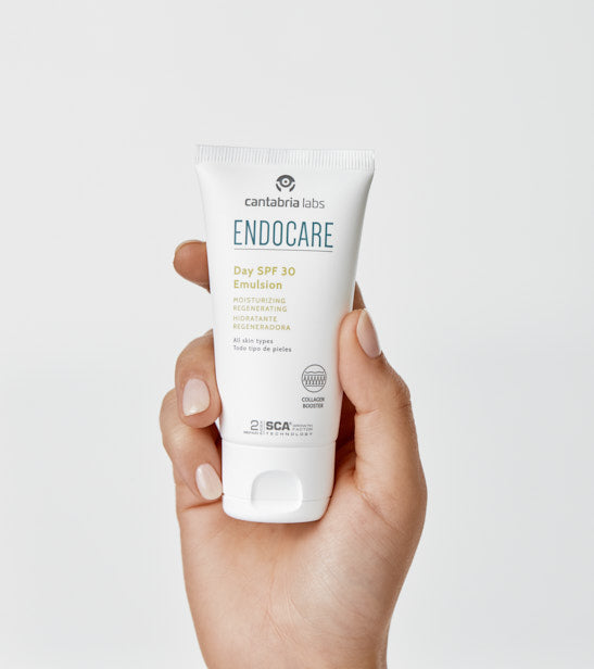 ENDOCARE ESSENTIAL dieninis veido losjonas SPF30, 40 ml - produkto pakuotė