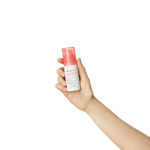 SKIN RESIST SENSAGE serumas, 30 ml, laikomas rankoje